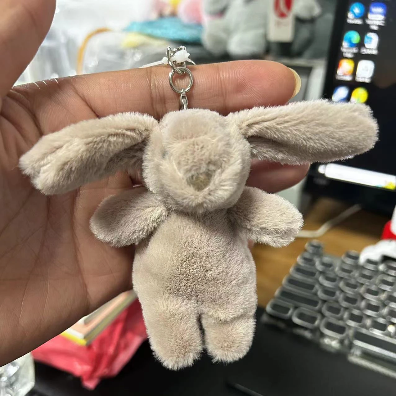 Stuffed Animals Cute Cartoon R - Carabiner Keychain 리뷰 및 가격