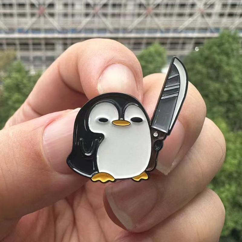Funny Penguin Holding Big Knif - Edc Everyday Carry Knives 리뷰 및 가격